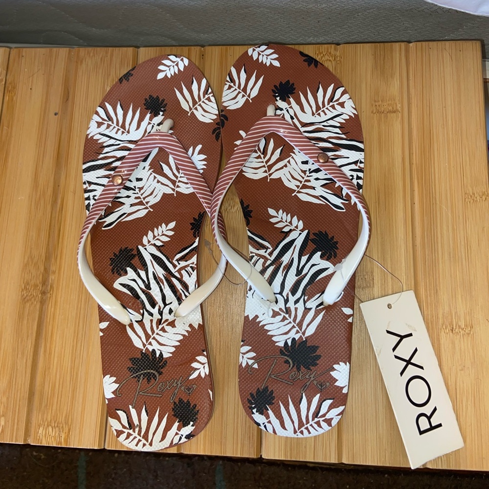 Roxy Black and White Floral Flip Flops